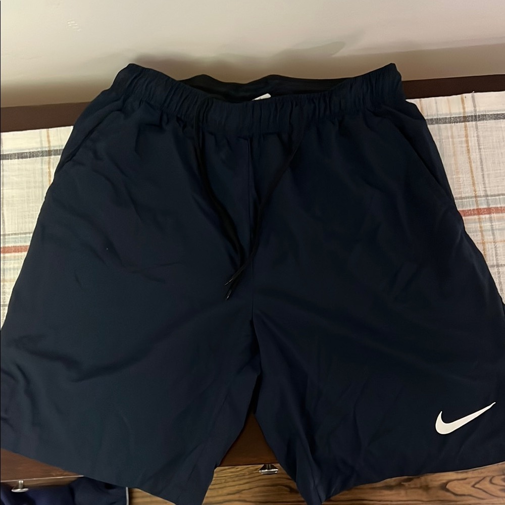 Nike Black Athletic Shorts Lightweight Performance Dry Fit Navy Blue